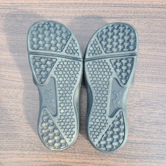 Under Armour UA Playmaker III Slides Sandals Size Y6 - Picture 8 of 11